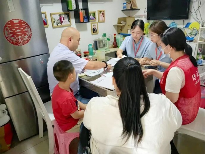 从校门到家门 二七这所小学把“温暖”送到心坎上